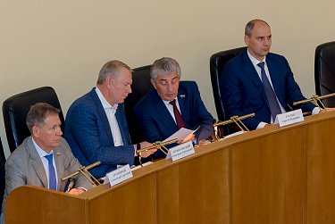 Парламент Оренбуржья собрался на первое заседание